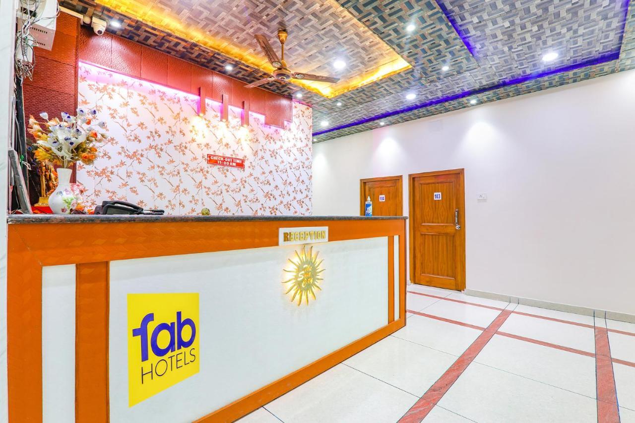 Capital O 64299 Hotel Suncity Juhi Bari Eksteriør billede